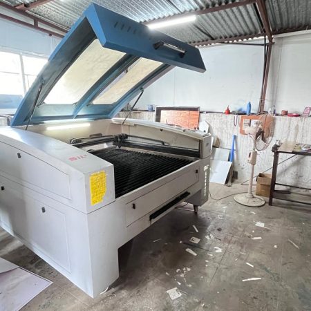 Tabletop thermal printer for barcode and label printing