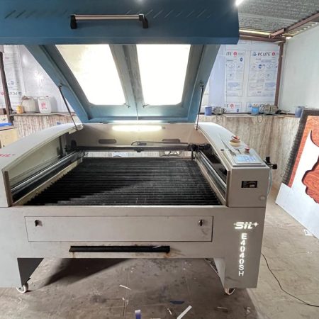 Multi-color offset press for high-volume brochure and flyer printing